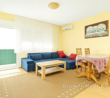 Trosobni stan i poslovni prostor s pogledom na more - Kaštel Stari, Kaštela