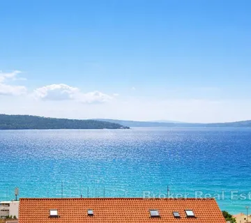 Prostrani penthouse s otvorenim pogledom na more - Kaštel Gomilica, Kaštela