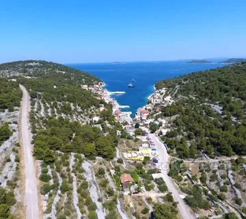 Nezavršena kuća blizu mora na otoku kod Šibenika - Mali otok, Mali otok
