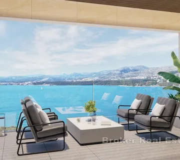 Penthouse stan unutar kompleksa u prvom redu do mora - Žedno, Trogir