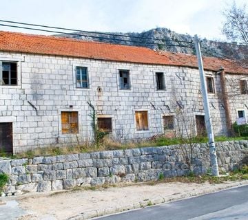 Stara kamena kuća za renoviranje, na prodaju - cover