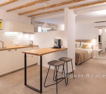 Moderni apartmani u centru grada - cover