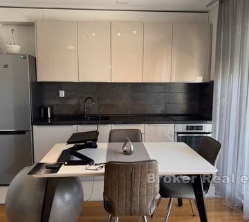 Moderno uređen apartman - cover