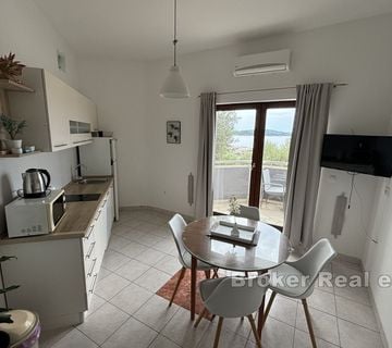 Trosoban apartman s pogledom na more - cover