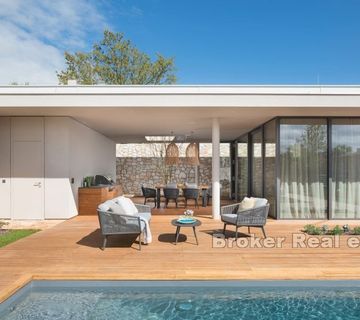 Moderna vila s bazenom - cover