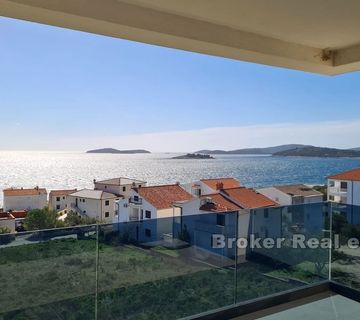 Apartman s otvorenim pogledom na more - cover