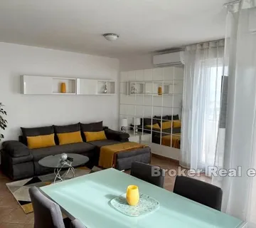 Zenta - Stan s pogledom na more - Split