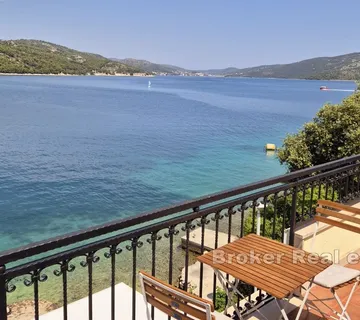 Samostojeća kuća uz plažu - Trogir
