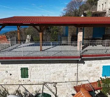 Kamena kuća - Omiš
