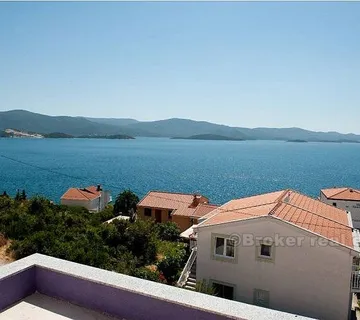 Kuća s pogledom na more na 3 etaže, na prodaju - Ploče