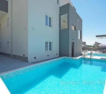 Trosoban stan u centru - Makarska
