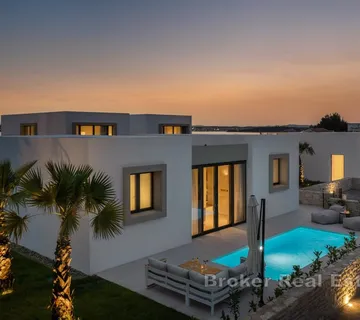Moderna vila u neposrednoj blizini mora - Pašman