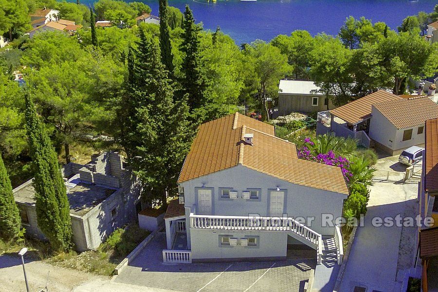Kuća u lijepoj uvali, s pogledom na more, na prodaju - cover