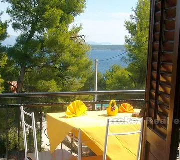 Samostojeća kuća s bazenom, na prodaju - Šolta, Šolta