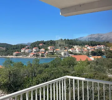 Dvoetažni apartman s pogledom na more, na atraktivnoj lokaciji - Korčula