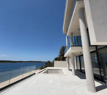 Ekskluzivna vila u prvom redu do mora - Hvar