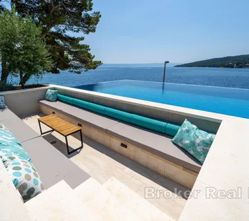 Novoizgrađena vila sa bazenom - Brač, Brač