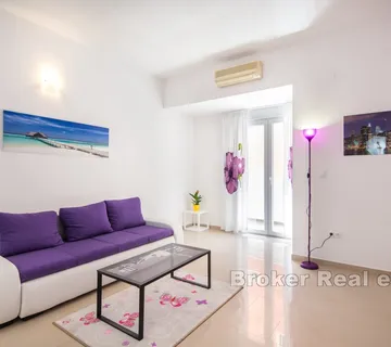Atraktivan apartman s bazenom - Podstrana - Grljevac, Podstrana