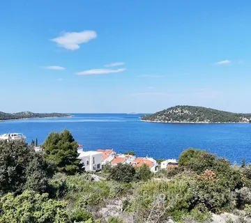 Veliko građevinsko zemljište s otvorenim pogledom na more - Rogoznica