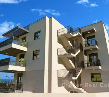 Penthouse stan u novogradnji s krovnom terasom - Žedno, Trogir