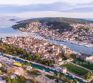 Renovirana kamena kuća, na prodaju - Trogir
