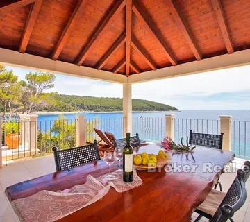 Vila u prvom redu do mora - Korčula