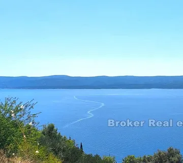 Zemljište na mirnoj lokaciji sa pogledom na more - Omiš