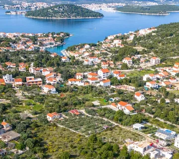Građevinsko zemljište s otvorenim pogledom na more - Rogoznica
