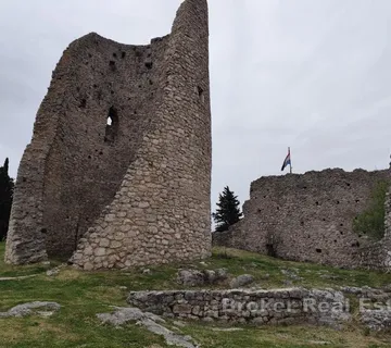 Poslovni prostor na vrhunskoj lokaciji - Drniš