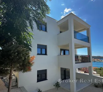 Apartmani u novogradnji s pogledom na more - Rogoznica