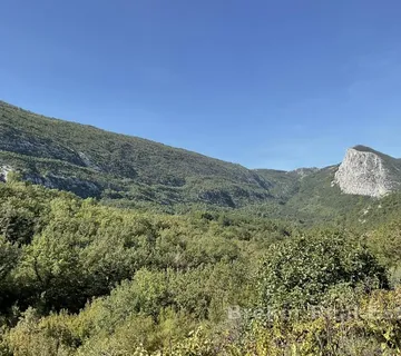 Građevinsko zemljište u dalmatinskom zaleđu - Omiš