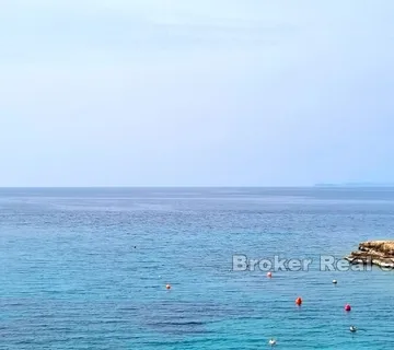 Građevno zemljište s projektom, prvi red do mora - Primošten