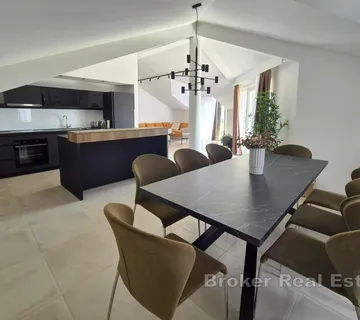 Penthouse apartman, s pogledom na more - Kaštel Gomilica, Kaštela