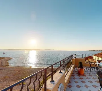 Apartmanska kuća s pogledom na more - Sukošan