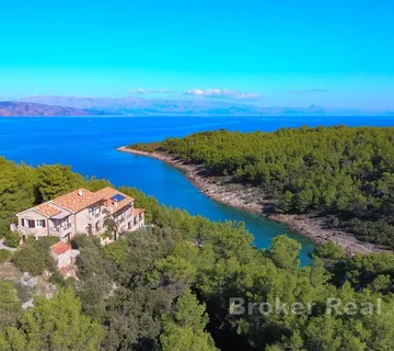 Jedinstvena kamena kuća uz more - Hvar