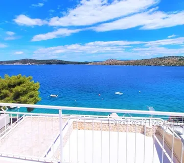 Kuća u prvom redu do mora - Sibenik, Sibenik