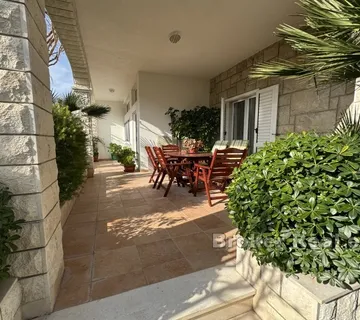 Meje - Dvosoban apartman u prizemlju privatne kuće - Meje, Split grad