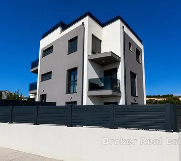 Moderan stan s terasom - Sibenik, Sibenik