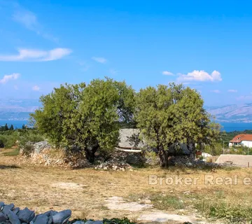 Građevinsko zemljište s pogledom na more - Brač, Brač