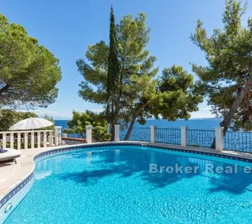 Vila na sjajnoj lokaciji, prvi red uz more - Žedno, Trogir