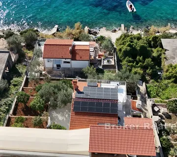 Samostojeća kuća u drugom redu do mora - Žedno, Trogir