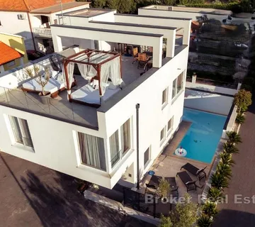 Samostojeća kuća s bazenom i pogledom na more - Žedno, Trogir