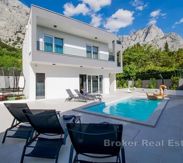Villa s bazenom s pogledom na more - Makarska