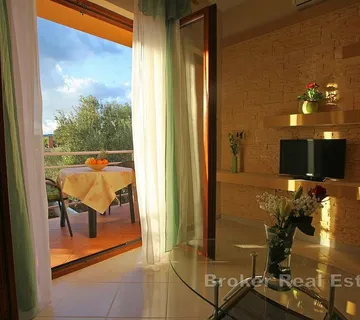 Apartmanska kuća u blizini mora - Sukošan