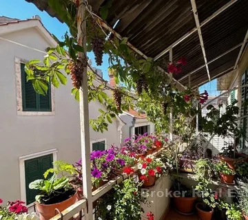 Trosoban stan - Split