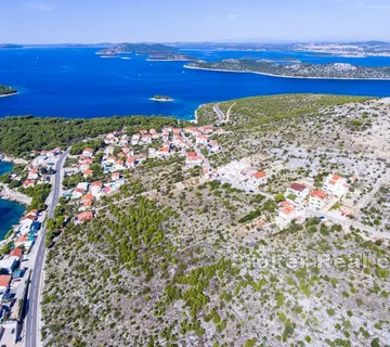 Zemljište s pogledom na more - Primošten
