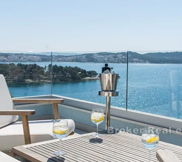 Luksuzan penthouse s pogledom na more - Žedno, Trogir