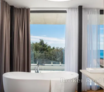 Atraktivna vila s bazenom u blizini mora - Petrčane, Zadar