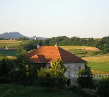 Kuća na mirnoj lokaciji, na prodaju - Križevci