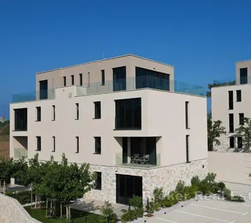 Predivni dvosobni stan u novogradnji unutar luksuznog resorta - Umag